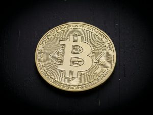 Bitcoin decouples from S&P 500 amid Fort Knox audit debate