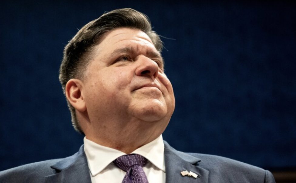 Pritzker signs bill delaying swipe fee ban