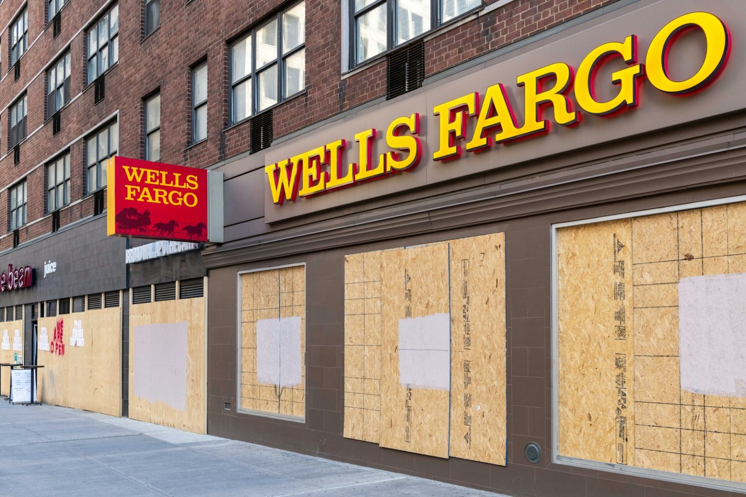 Fed lifts Wells Fargo asset cap