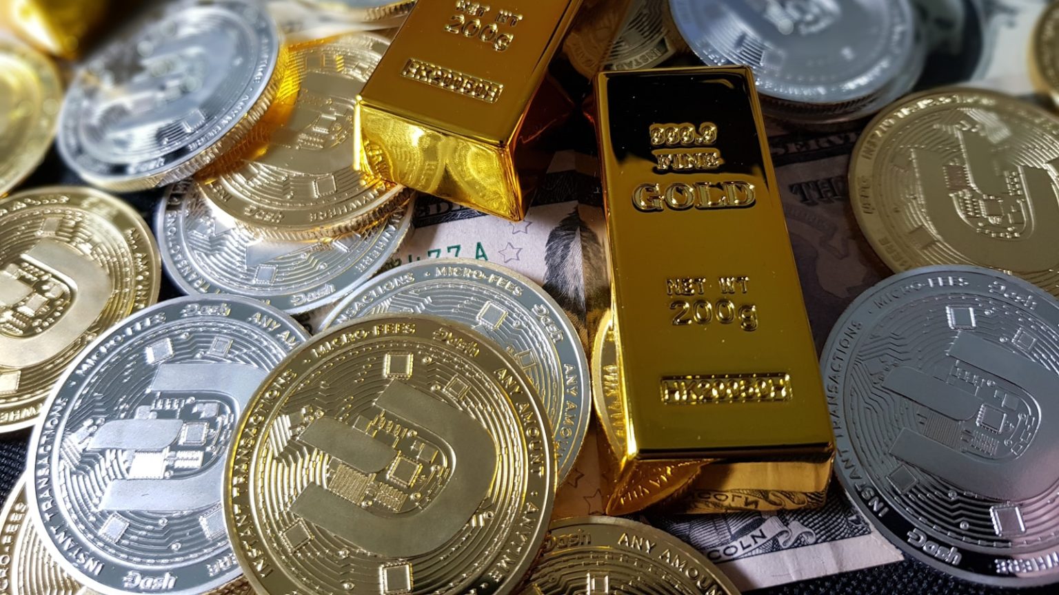 Four key factors affecting gold-silver ratio
