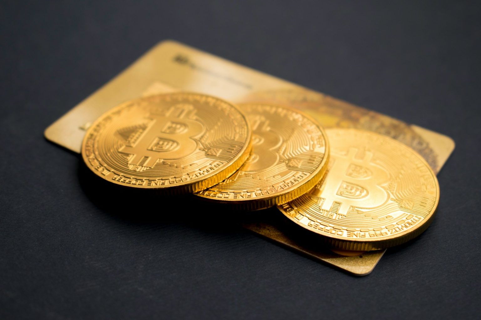 Gold prices rise amid US trade tensions