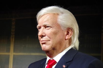 Trump delays EU tariff deadline after call