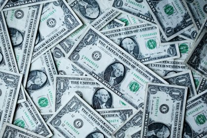 Dollar Records Worst First-Half Performance Since 1973