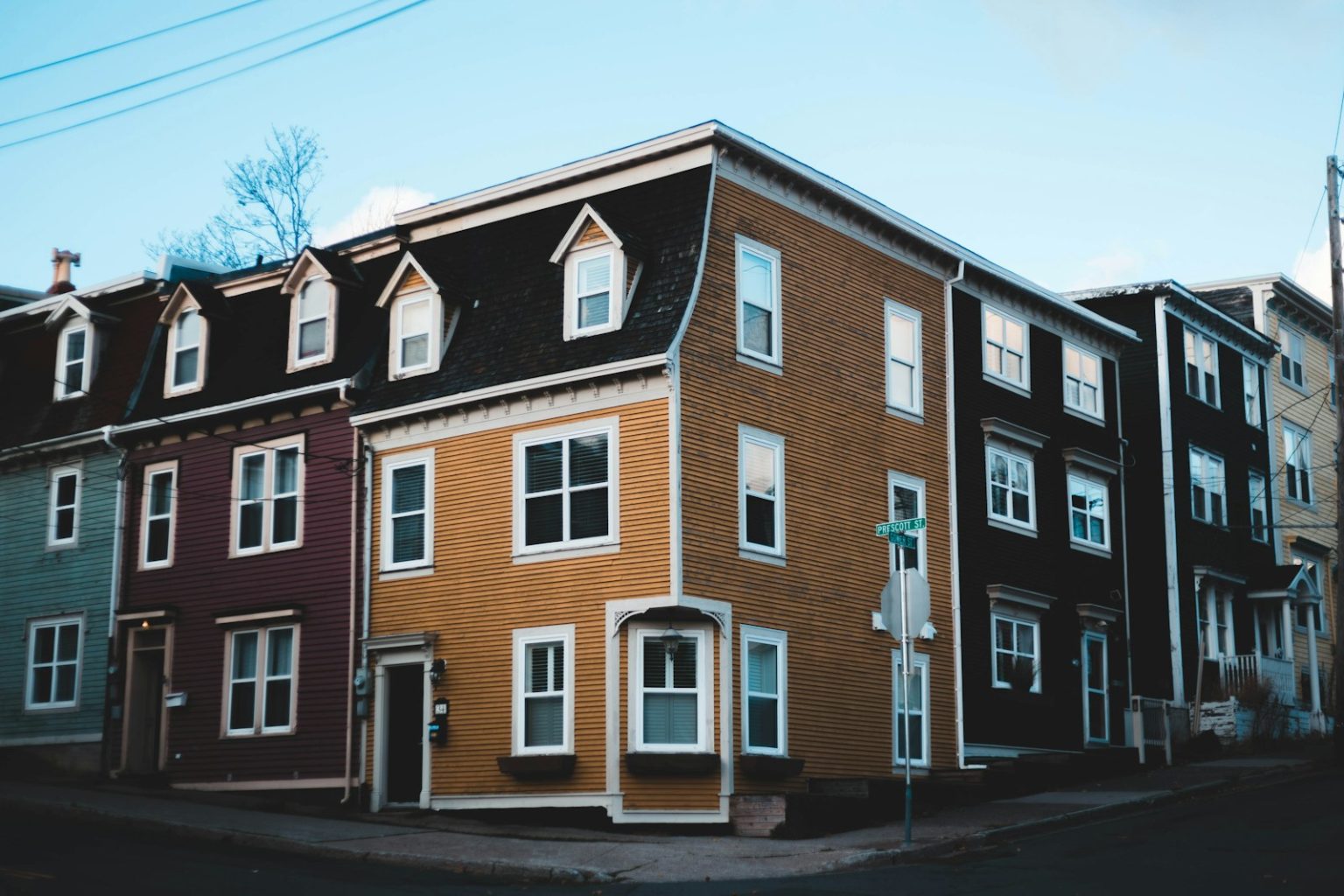 Economists Project Canadian Housing Market Trends for 2025