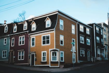 Economists Project Canadian Housing Market Trends for 2025