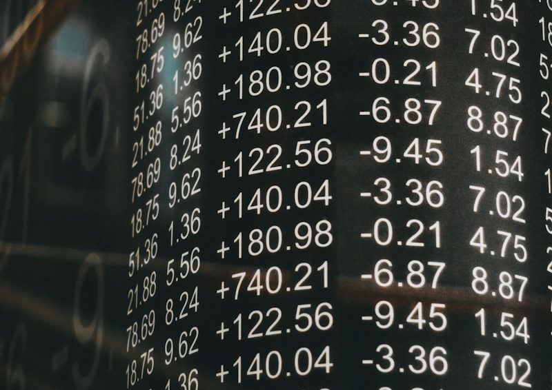 Gpif reports $61.1 billion loss amid us dollar decline