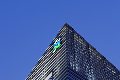 Standard Chartered faces $2.7 billion 1MDB lawsuit