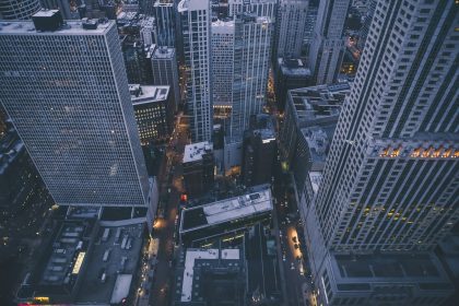 Wall Street Analysts Back Three Dividend Stocks Including EOG and Verizon