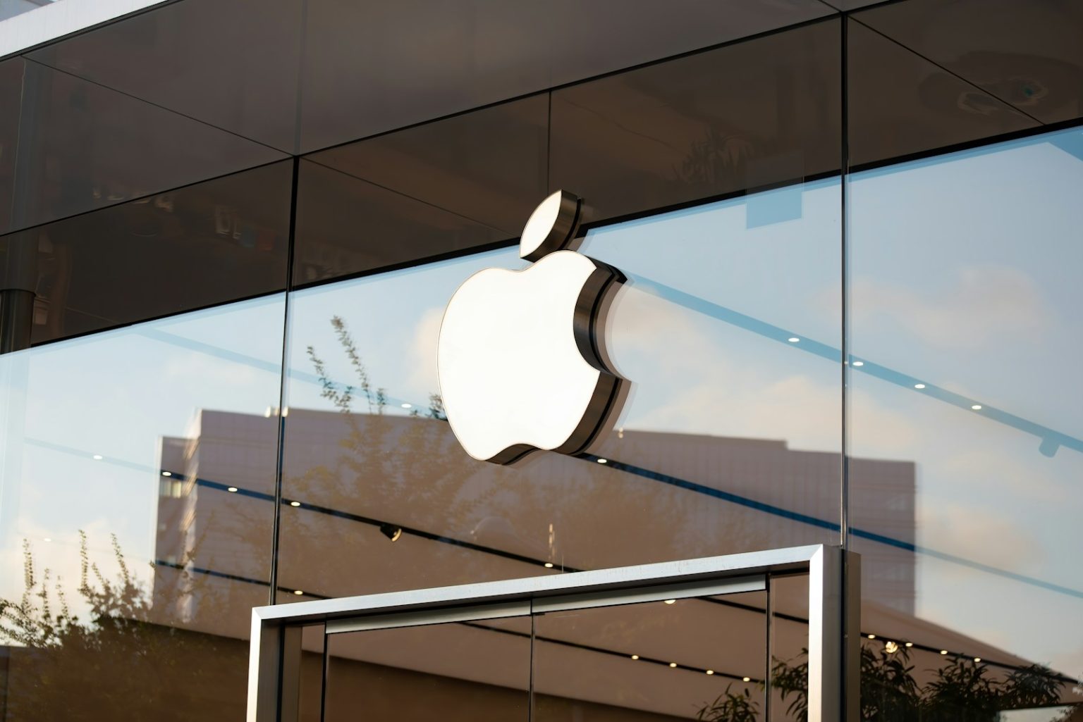 Apple Salary Data Revealed in Federal Filings