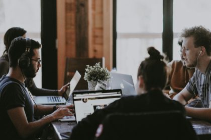 Building Trust in Remote Teams: The Key to Customer Experience