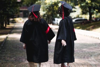 Job Market Tightens for Recent College Graduates