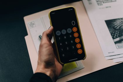 black Android smartphone; how to file a tax extension